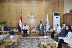 لاعتماد مركز تنمية قدرات أعضاء هيئة التدريس : رئيس جامعة بنها يستقبل فريق مركز الخدمات الإلكترونية والمعرفية بالمجلس الأعلى للجامعات
